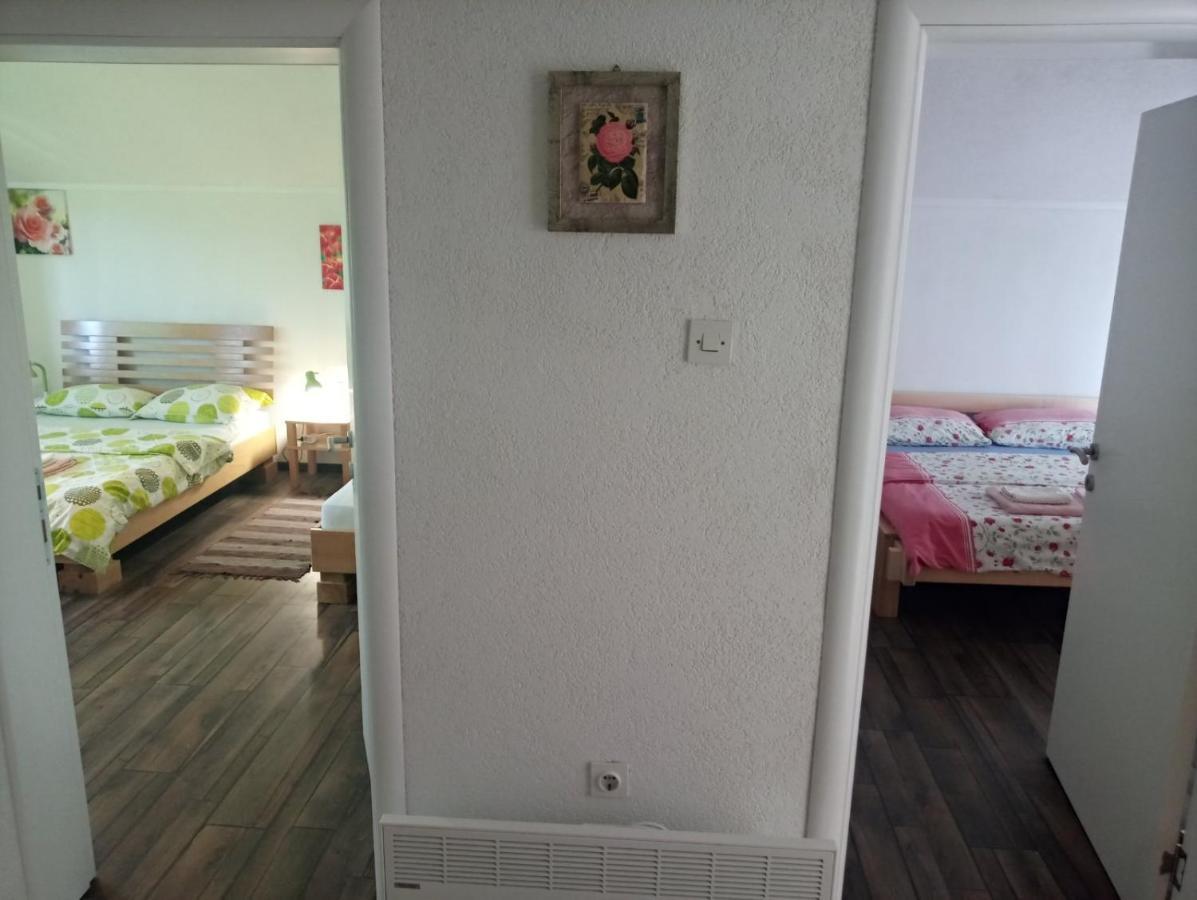 Apartment Gradina Korenica Buitenkant foto