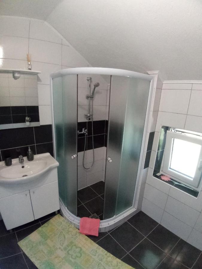 Apartment Gradina Korenica Buitenkant foto