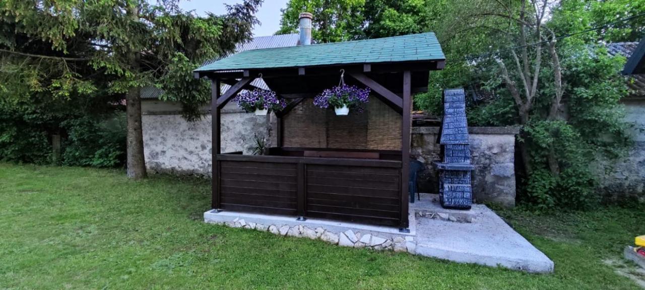 Apartment Gradina Korenica Buitenkant foto