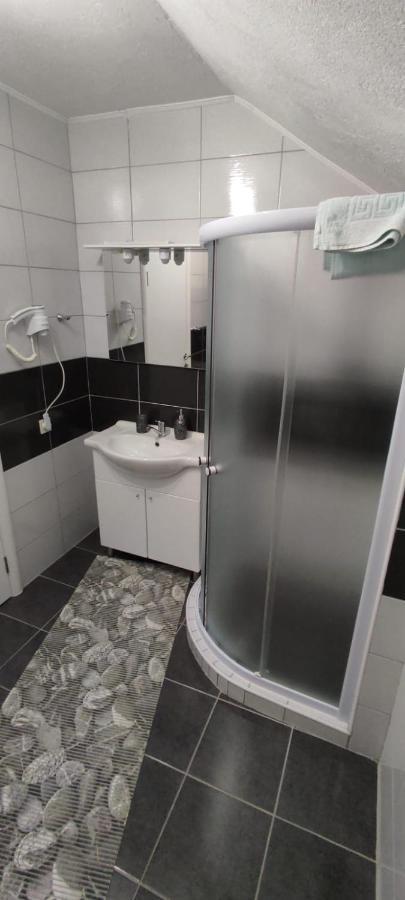 Apartment Gradina Korenica Buitenkant foto