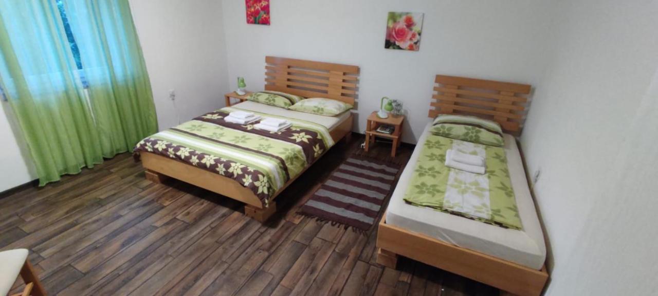 Apartment Gradina Korenica Buitenkant foto